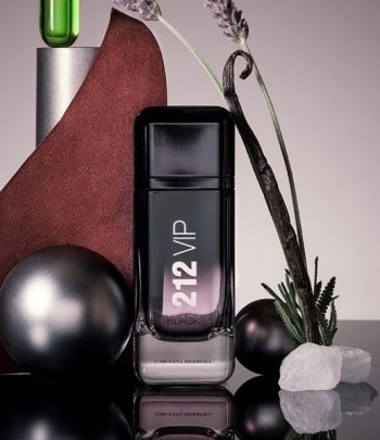 Carolina Herrera 212 VIP Black Pour Homme Maroc - 2